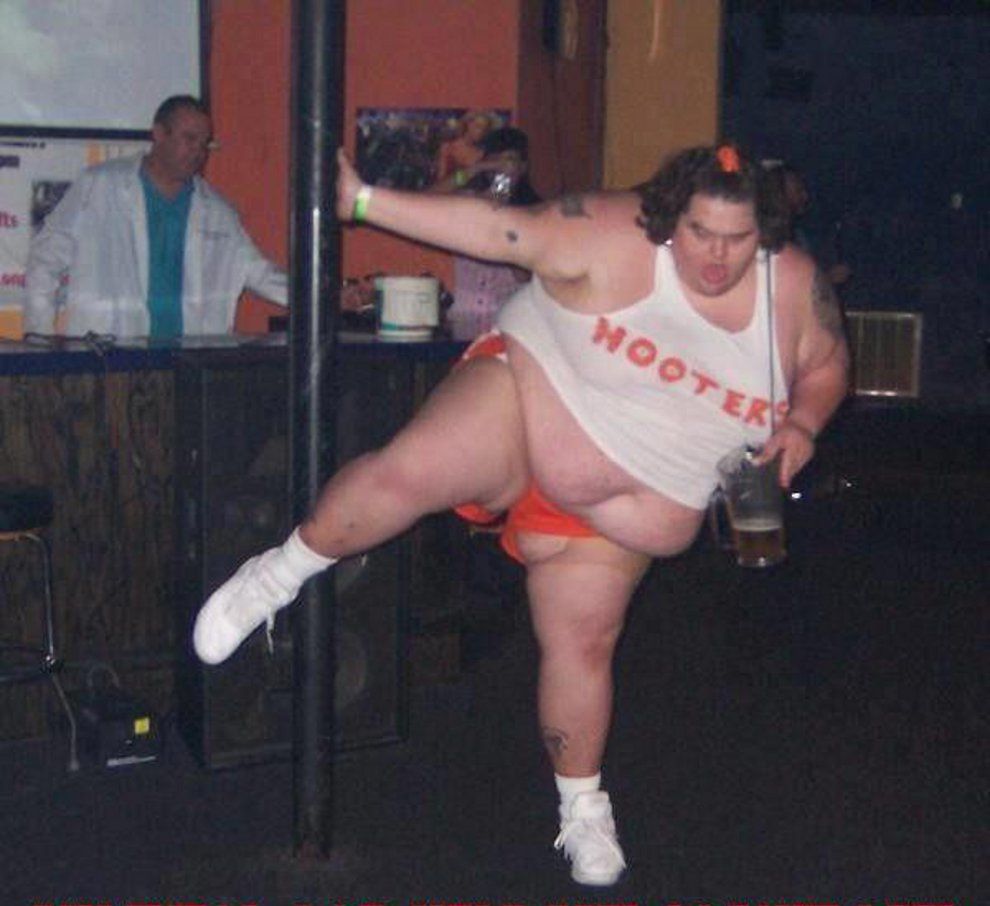 Hooters.jpg