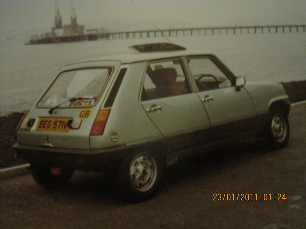 brand new Renault 5 GTL