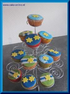 http://i1207.photobucket.com/albums/bb469/cake-online/Taarten%20en%20cupcakes/UitdelenJongens.jpg