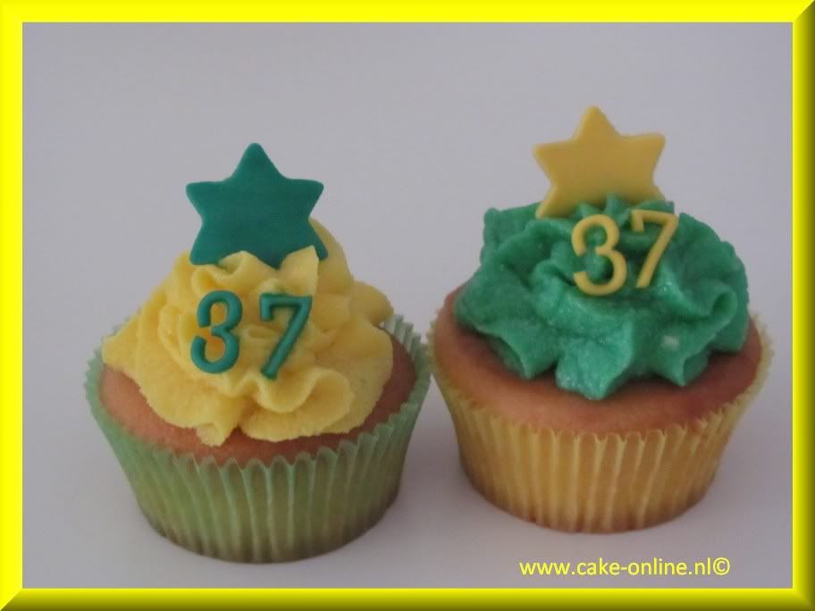 http://i1207.photobucket.com/albums/bb469/cake-online/Taarten%20en%20cupcakes/cupcakesgroen-geel.jpg