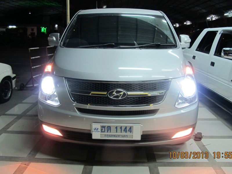 hyundaih1--xenon_zps14723466.jpg